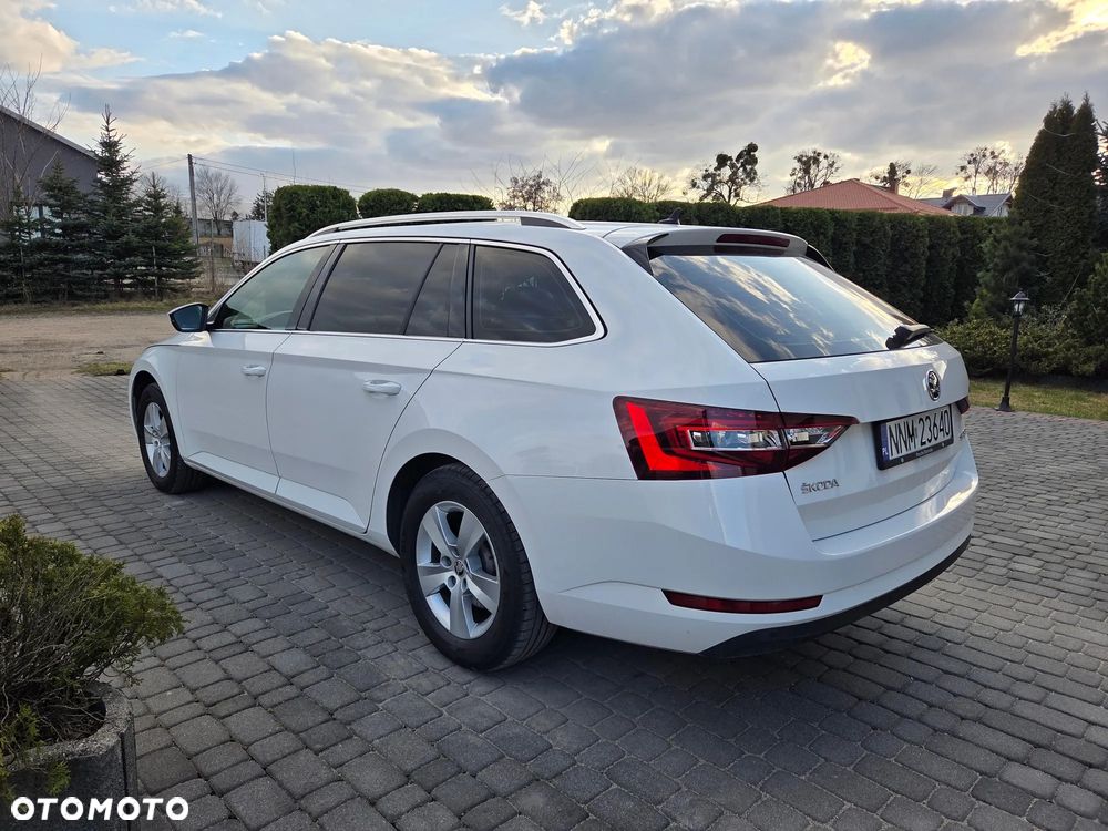 Skoda Superb 2.0 TDI Ambition DSG7 - 3