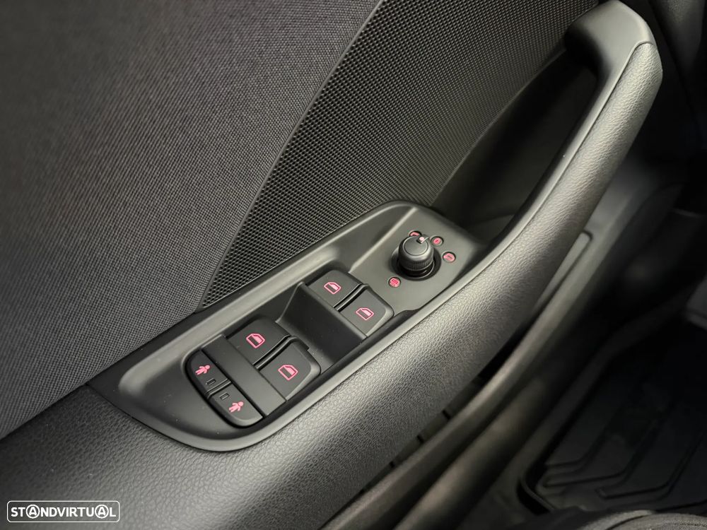 Audi A3 Sportback 1.6 TDI Advance Ultra — fotografia 31