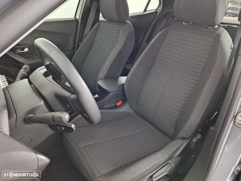 Peugeot e-2008 50 kWh Active - 13