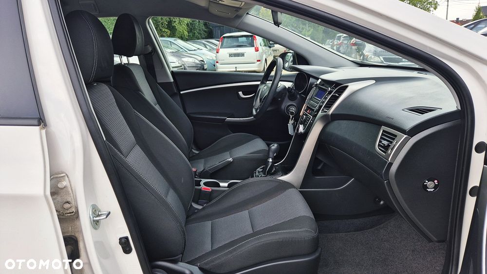 Hyundai i30 1.4 Intro Edition - 35