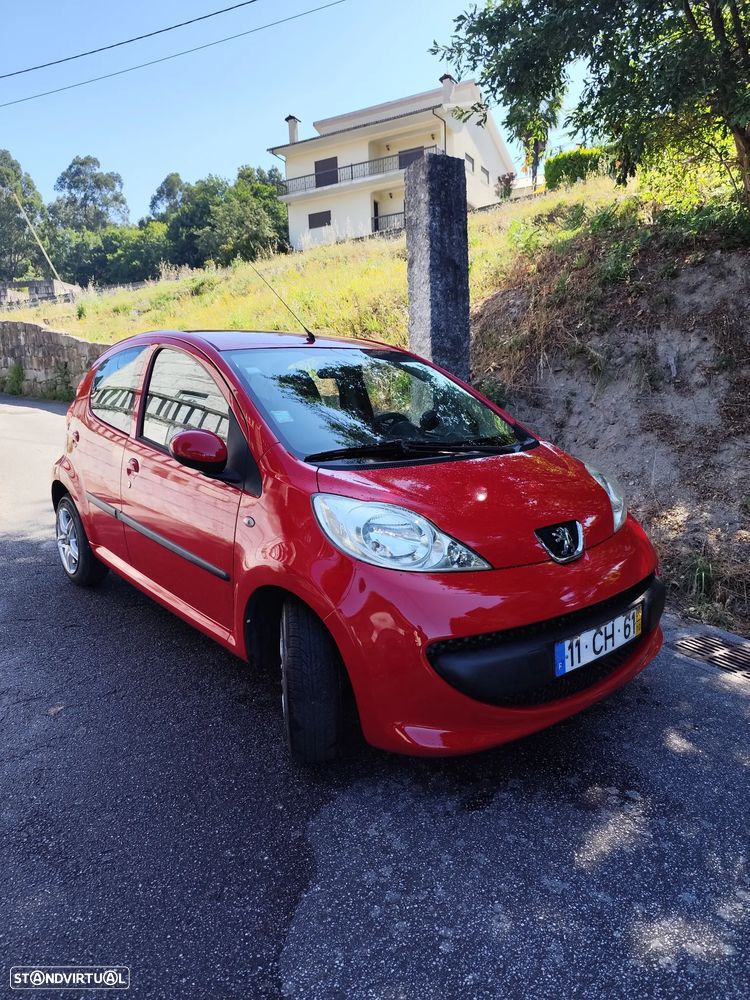 Peugeot 107 1.0 Urban - 1