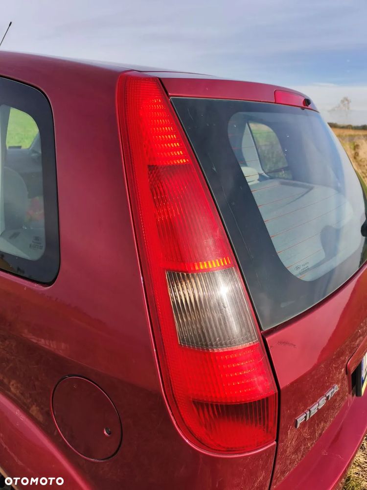 Ford Fiesta 1.4 Ghia - 29