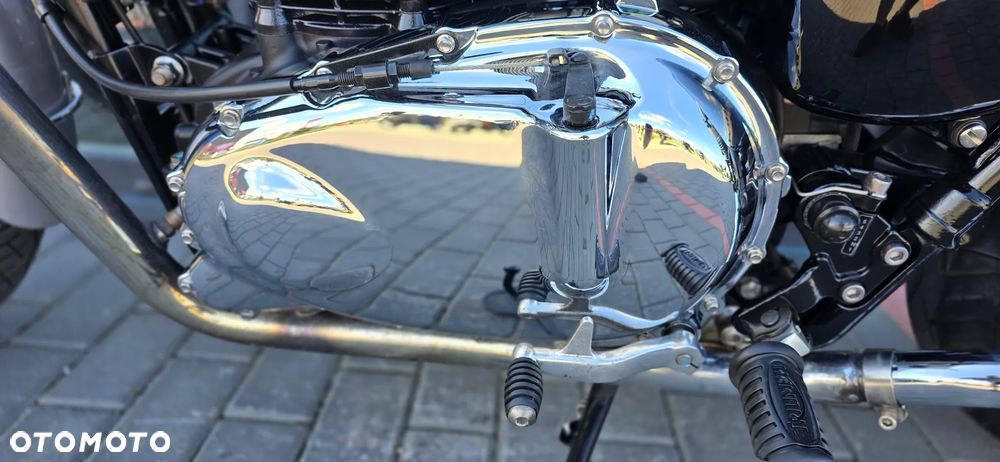 Triumph Bonneville - 39