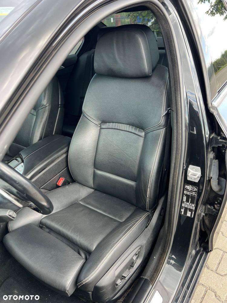 BMW Seria 5 525d Sport-Aut Luxury Line - 9