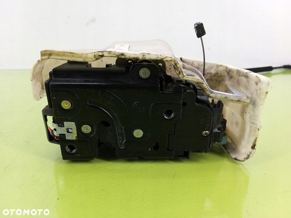 Zamek drzwi przód lewy VW Golf V 2003-2008 - 7