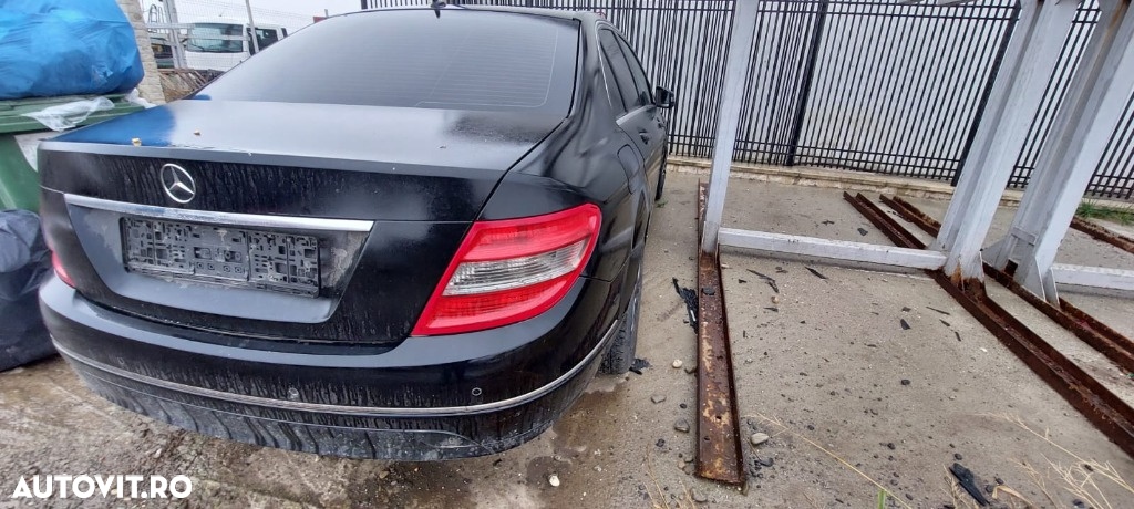 Dezmembrari Mercedes Benz W204 motor 1.8 benzina kompressor - 2