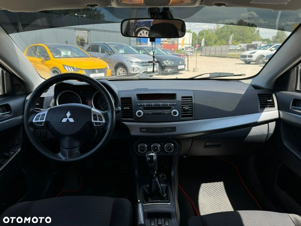 Mitsubishi Lancer - 12