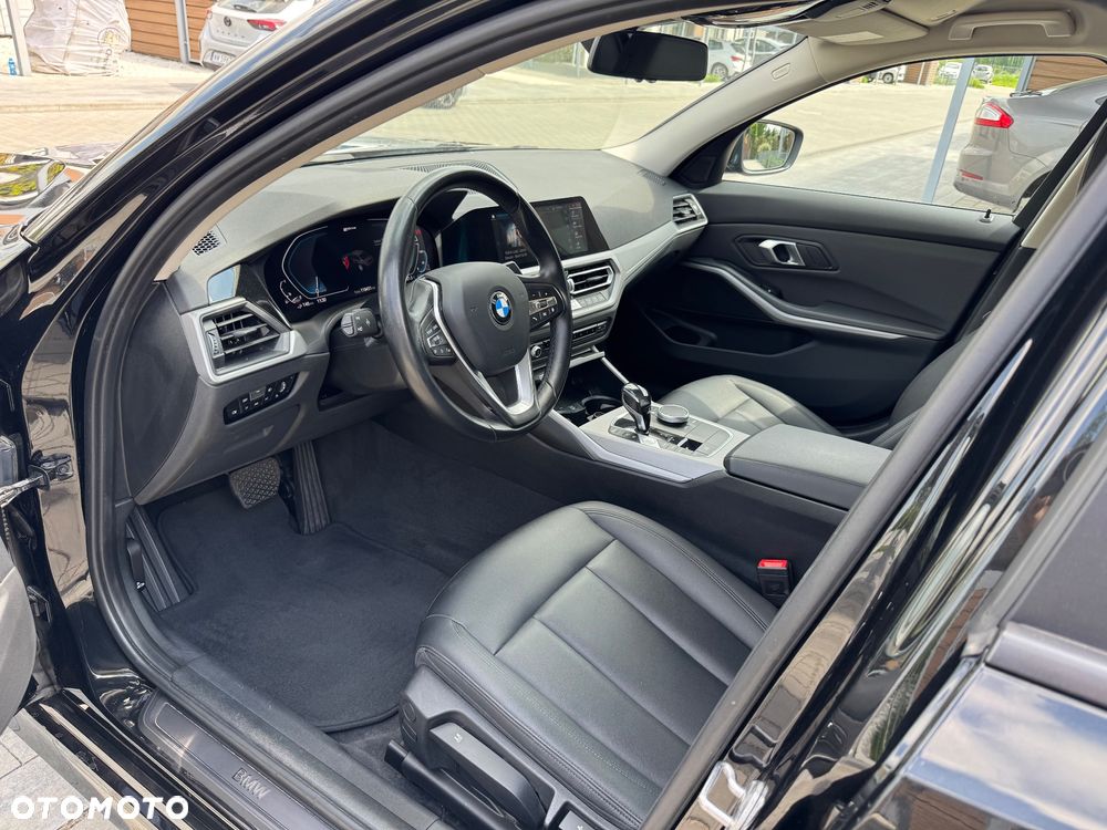 BMW Seria 3 320e Sport Line sport - 5