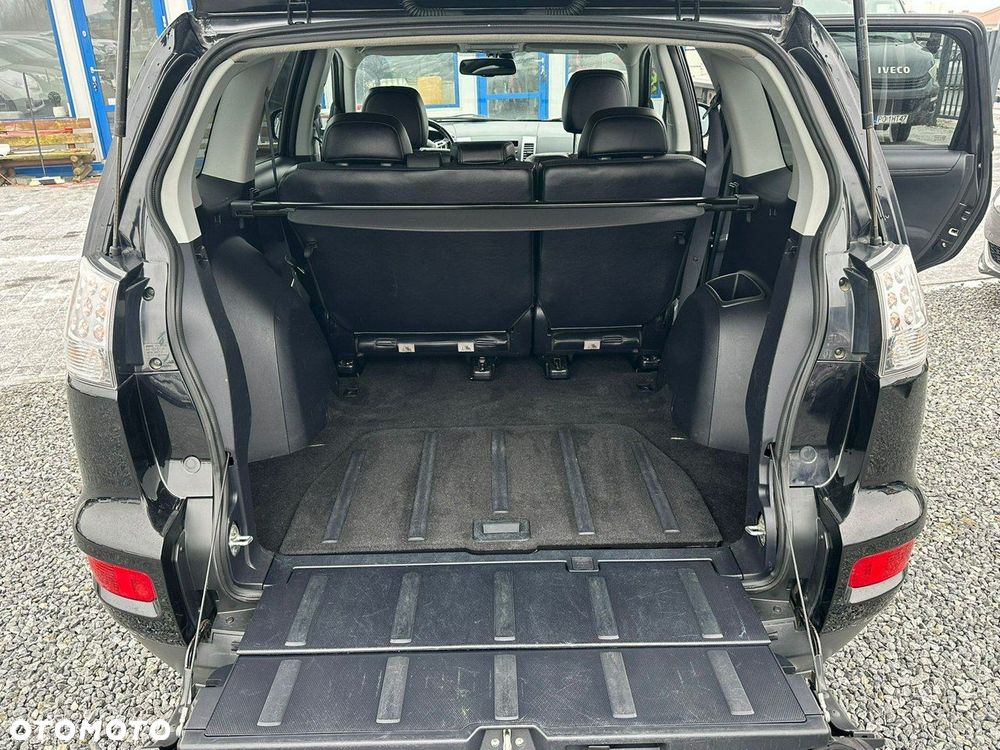 Mitsubishi Outlander - 30