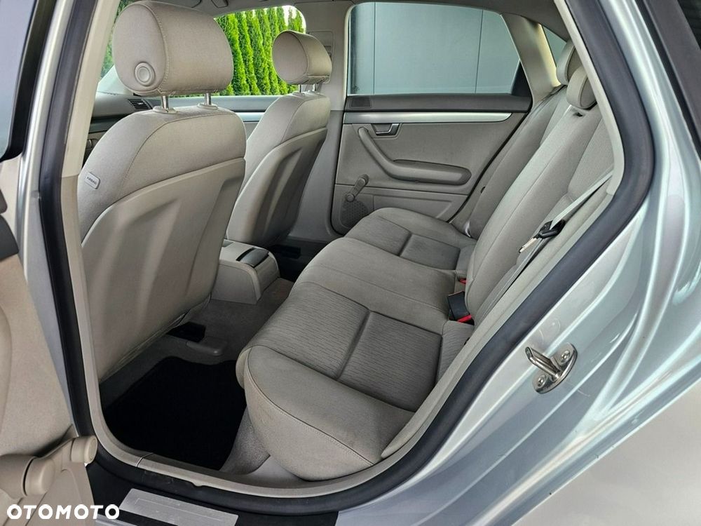 Audi A4 Limousine - 18