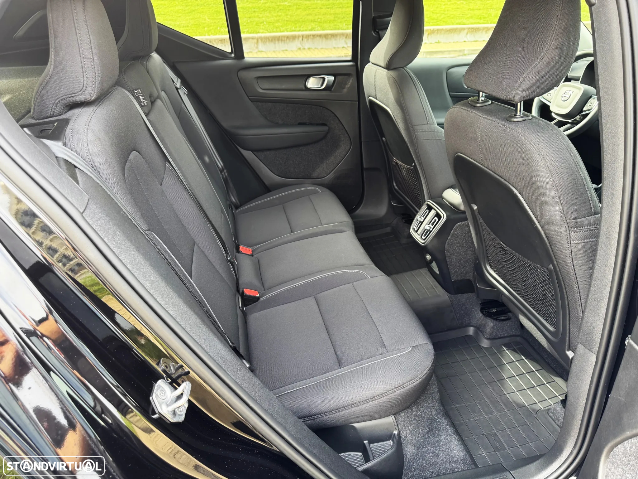 Volvo XC 40 1.5 T3 Momentum Geartronic - 16