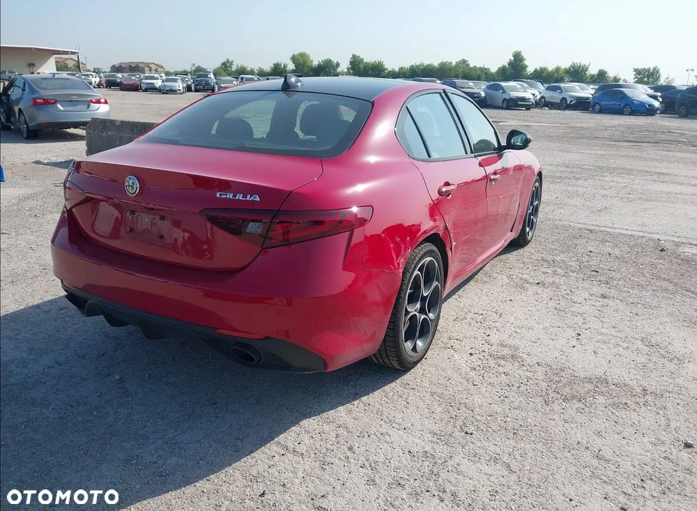 Alfa Romeo Giulia - 5