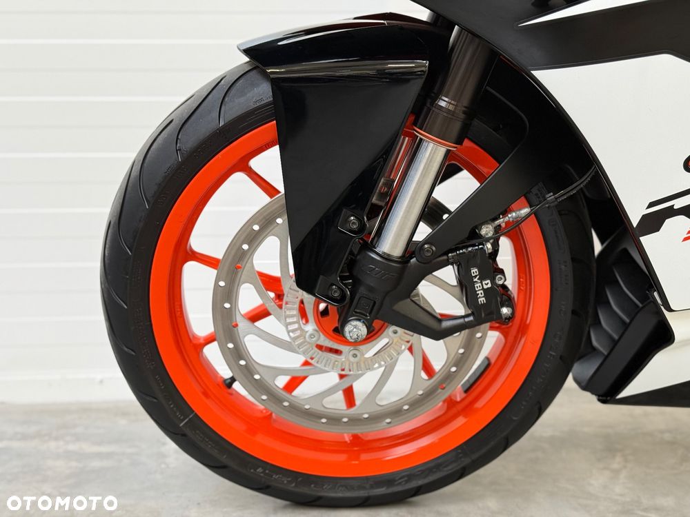 KTM RC 390 - 24
