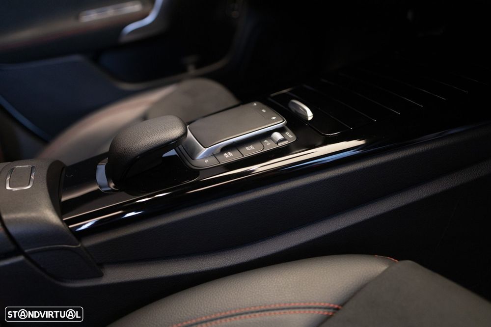 Mercedes-Benz CLA 250 e - 18