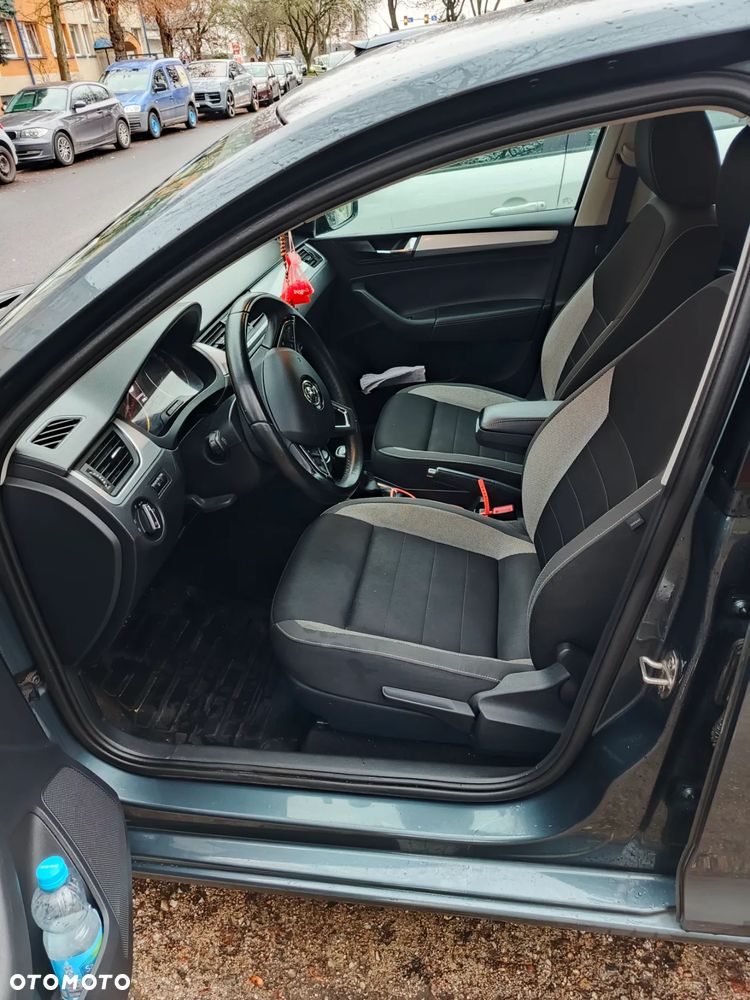 Skoda RAPID Spb 1.0 TSI Ambition - 9