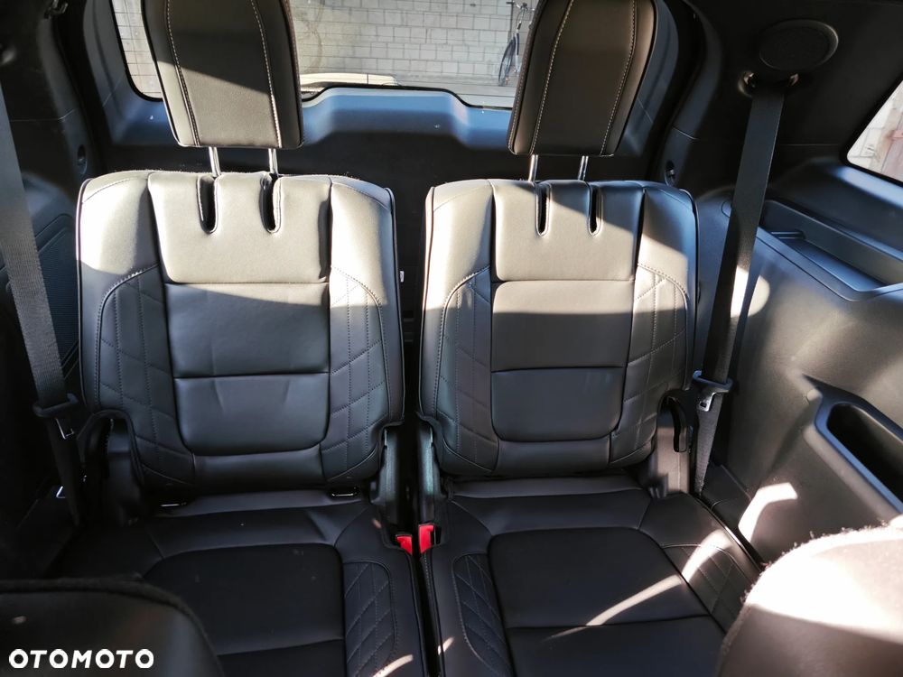 Ford Explorer - 19