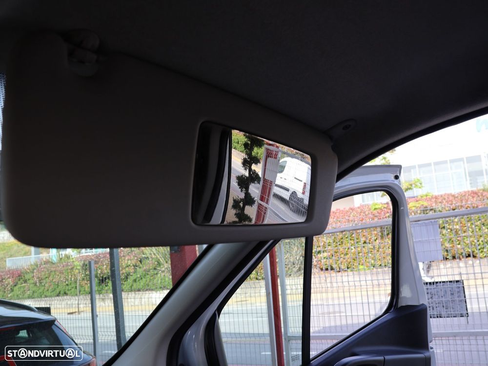 Renault Trafic 2.0 dCi L1H1 1.0T - 60