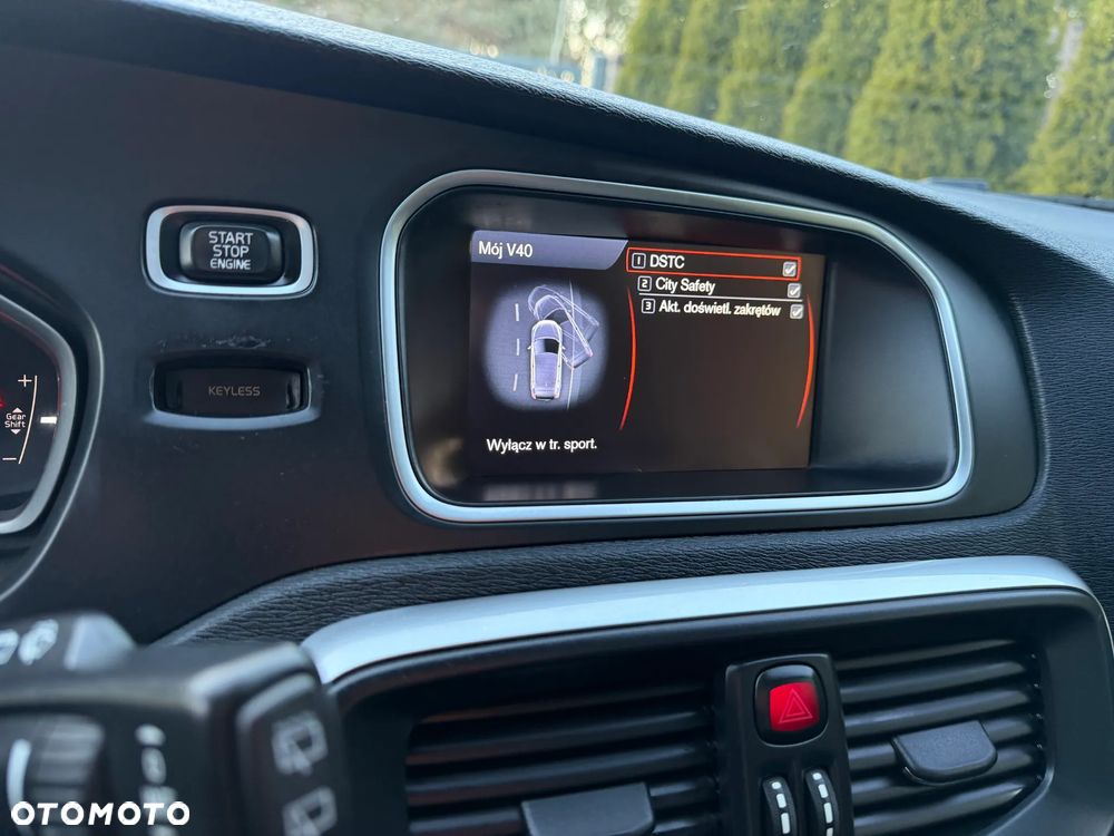 Volvo V40 D2 Momentum - 22