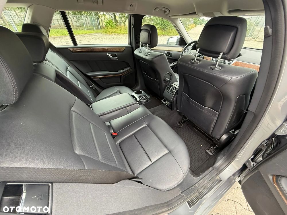 Mercedes-Benz Klasa E 200 CDI BlueEff - 25