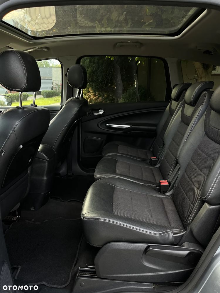 Ford S-Max - 17