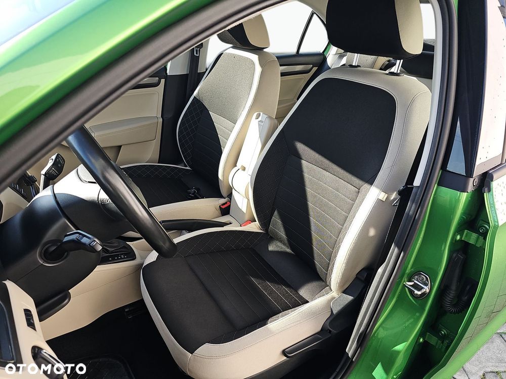 Skoda RAPID - 12