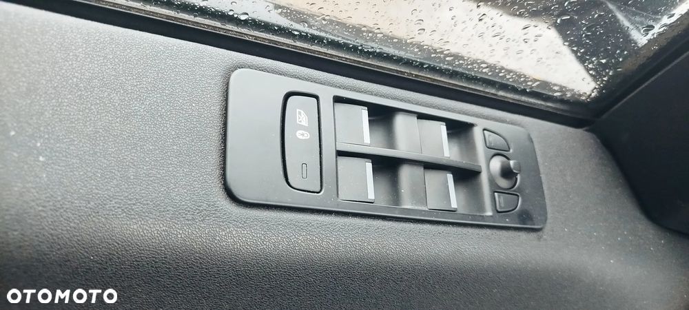 Land Rover Discovery Sport TD4 HSE - 17