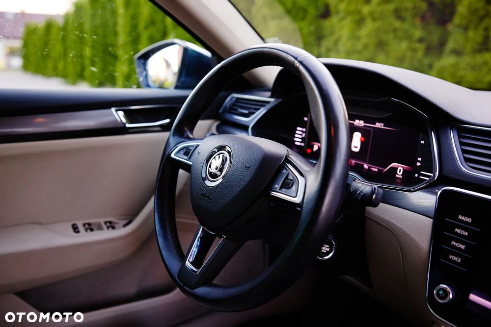 Skoda Superb 2.0 TSI Style DSG - 33