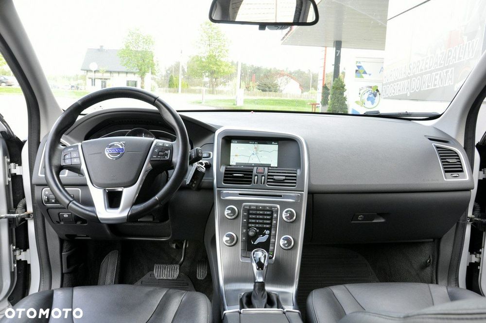 Volvo XC 60 D4 Momentum - 5