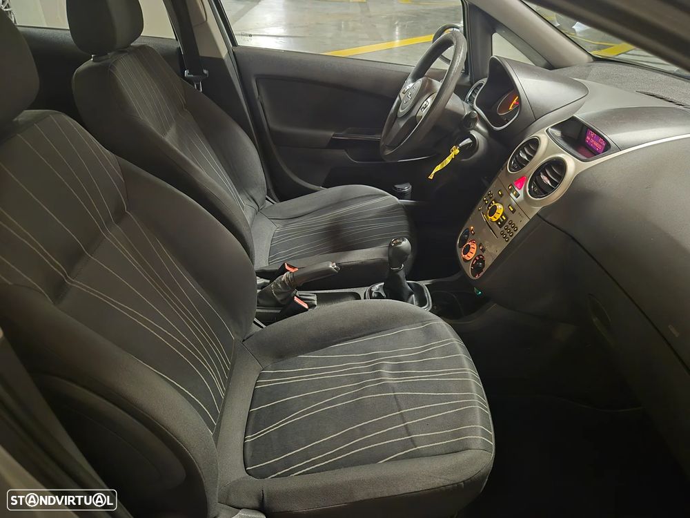 Opel Corsa 1.2 Enjoy - 19