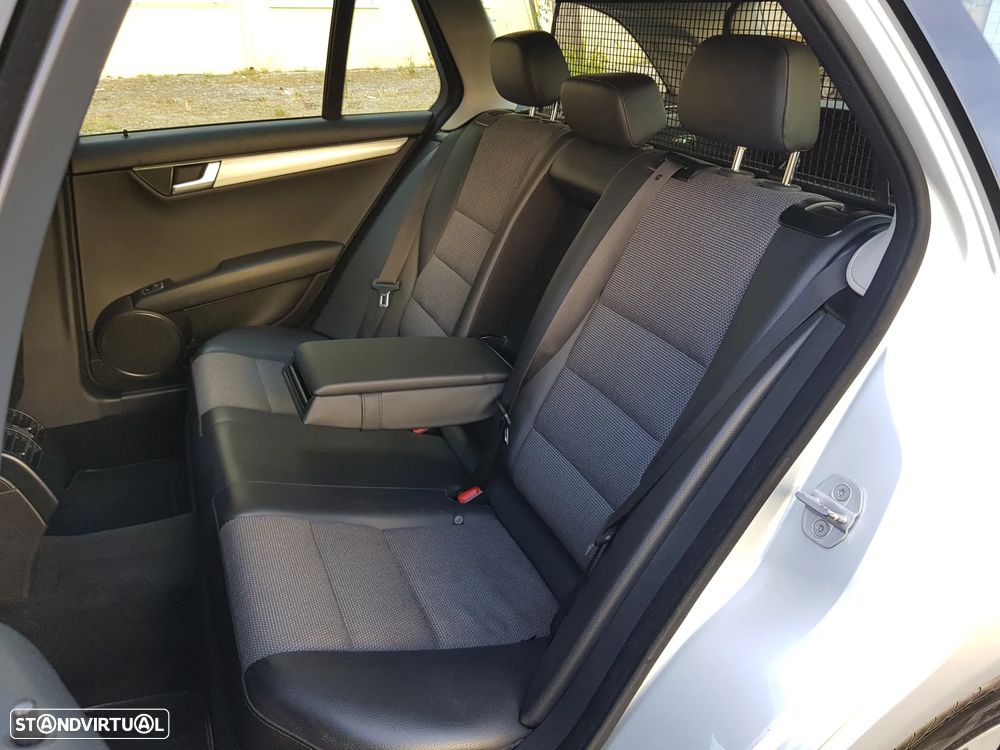 Mercedes-Benz C 220 CDi Avantgarde BlueEfficiency - 32