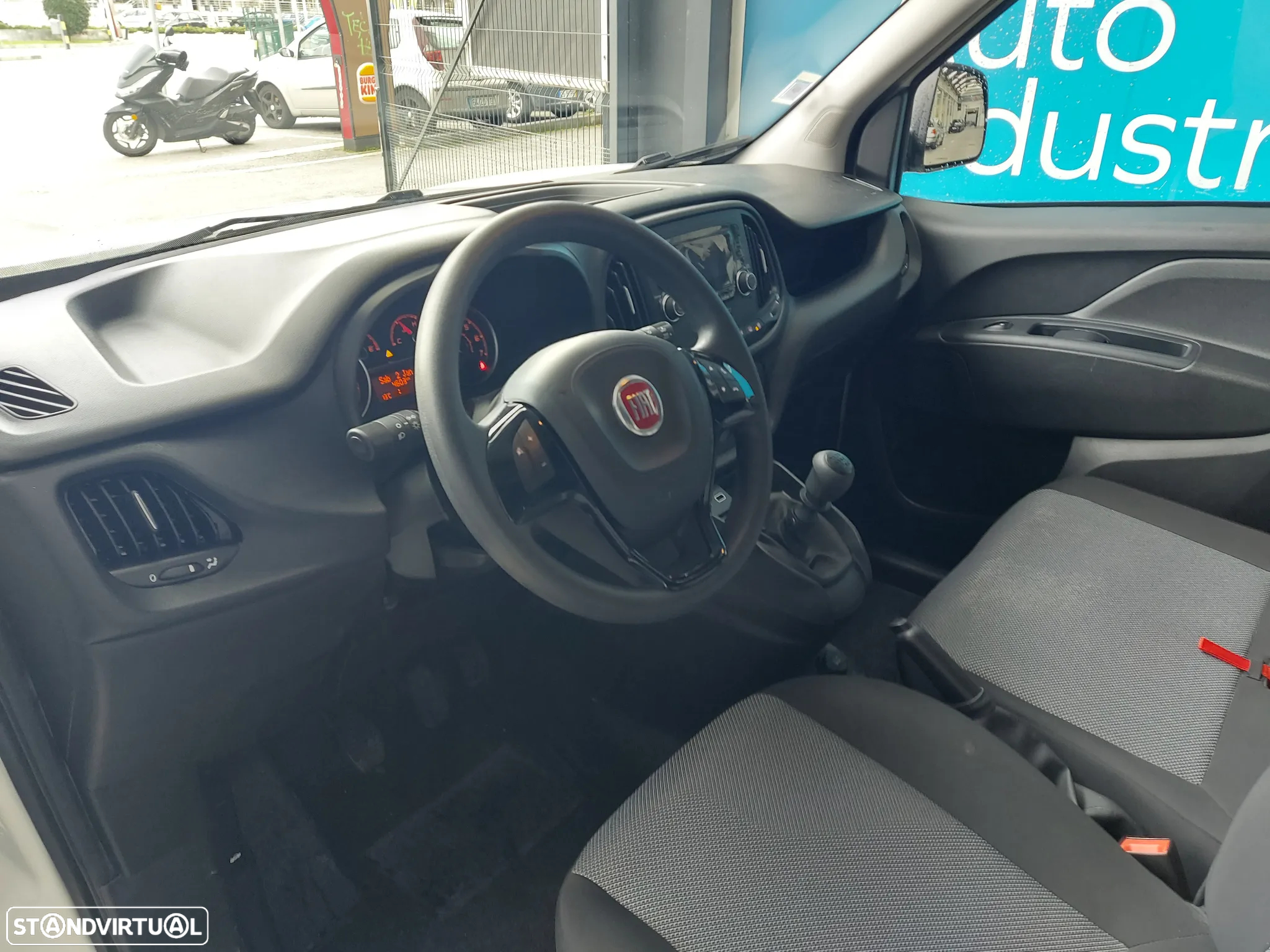 Fiat Doblo 3 Lug c/ Motor FRIO - 11
