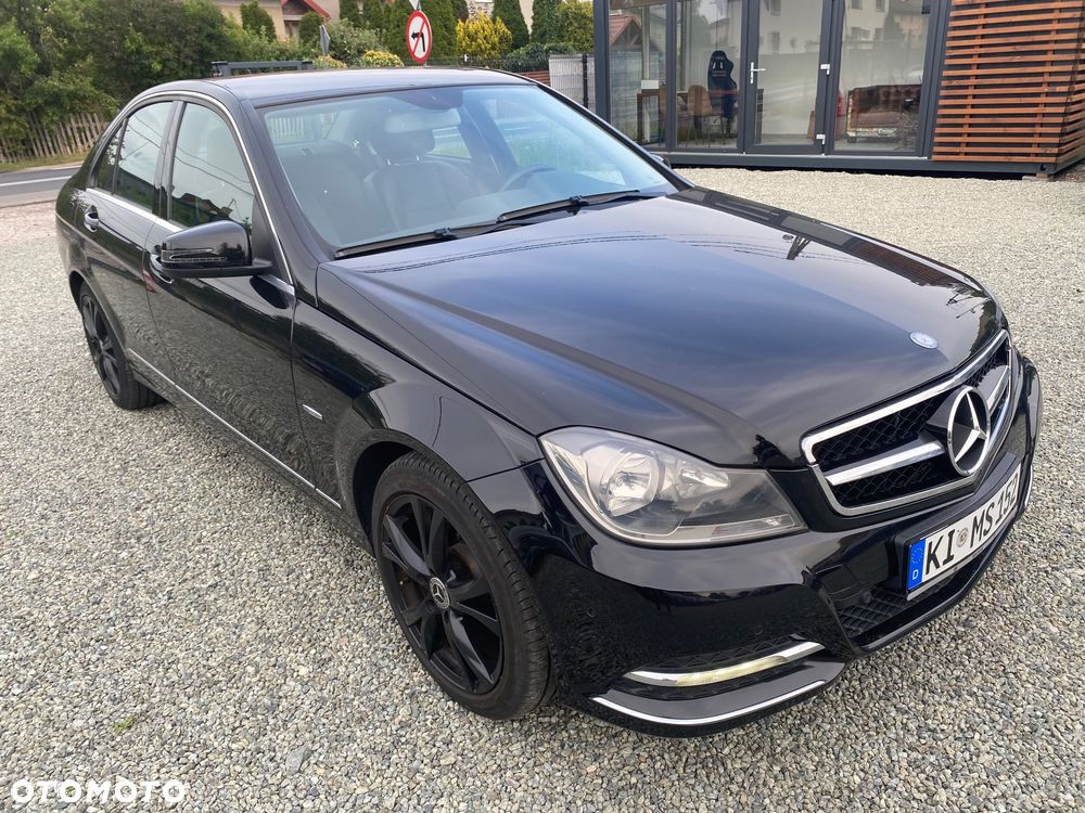 Mercedes-Benz Klasa C 180 CGI Automatik BlueEFFICIENCY Avantgarde - 3