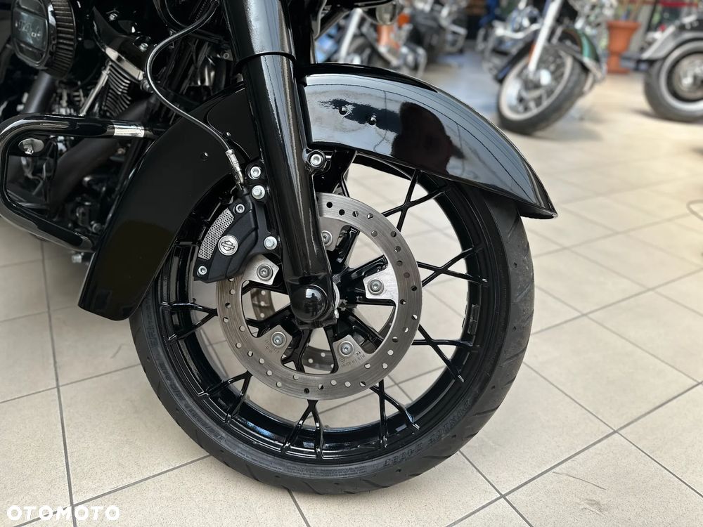 Harley-Davidson Touring Road Glide - 28