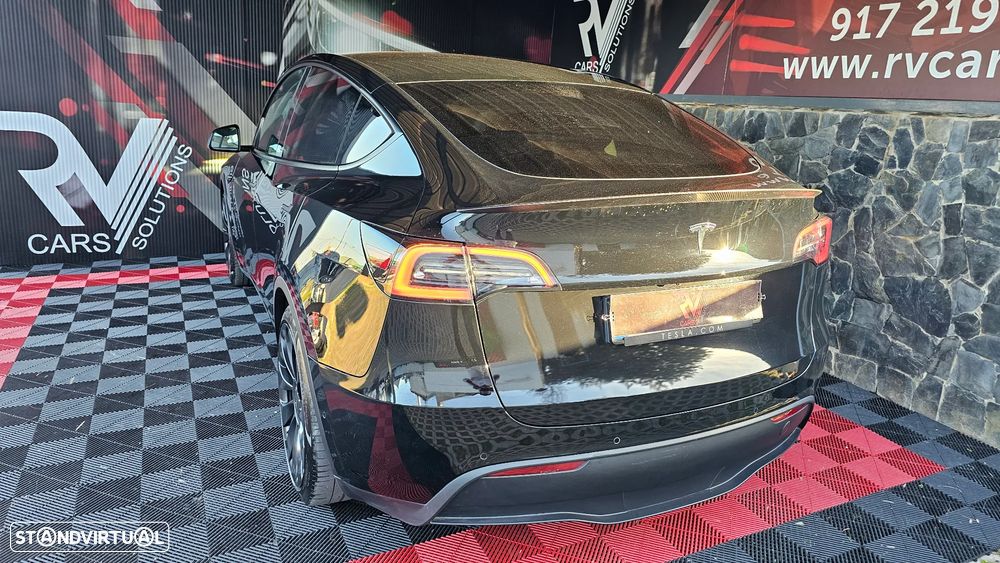 Tesla Model Y Performance Dual Motor AWD - 25