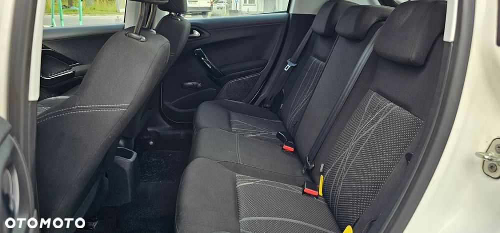 Peugeot 208 82 VTI Allure - 6