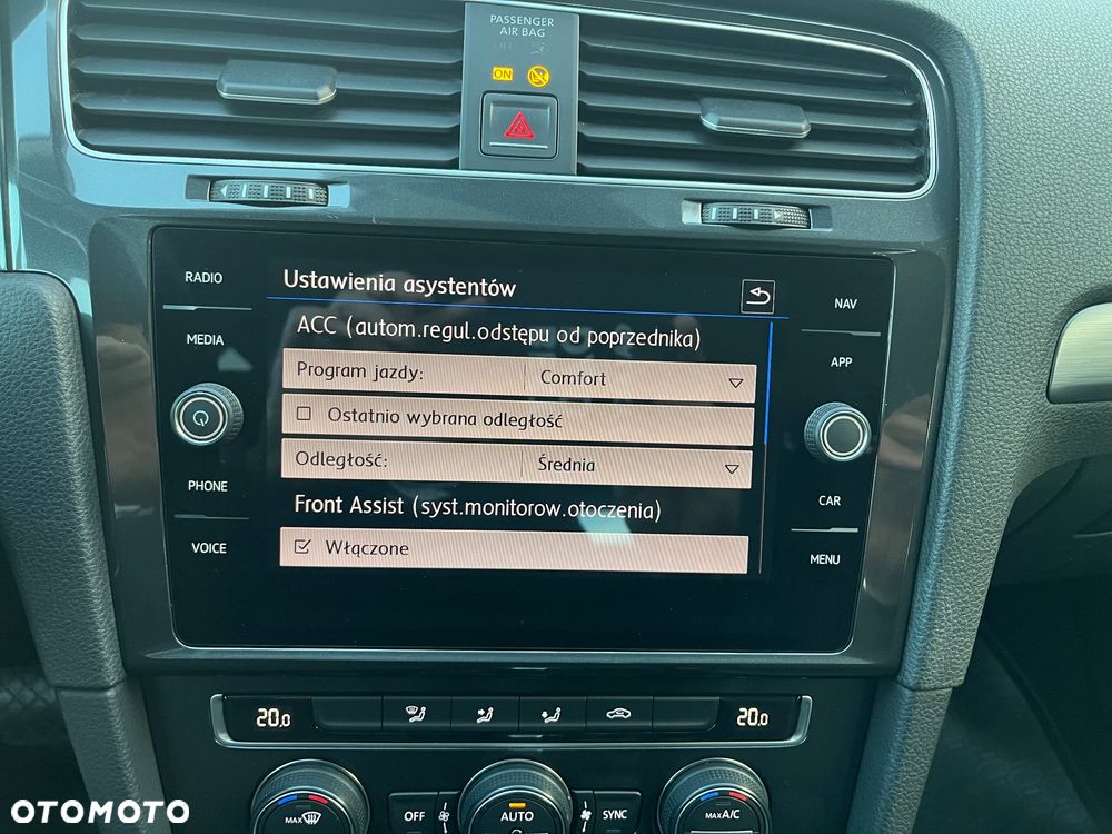 Volkswagen Golf - 24