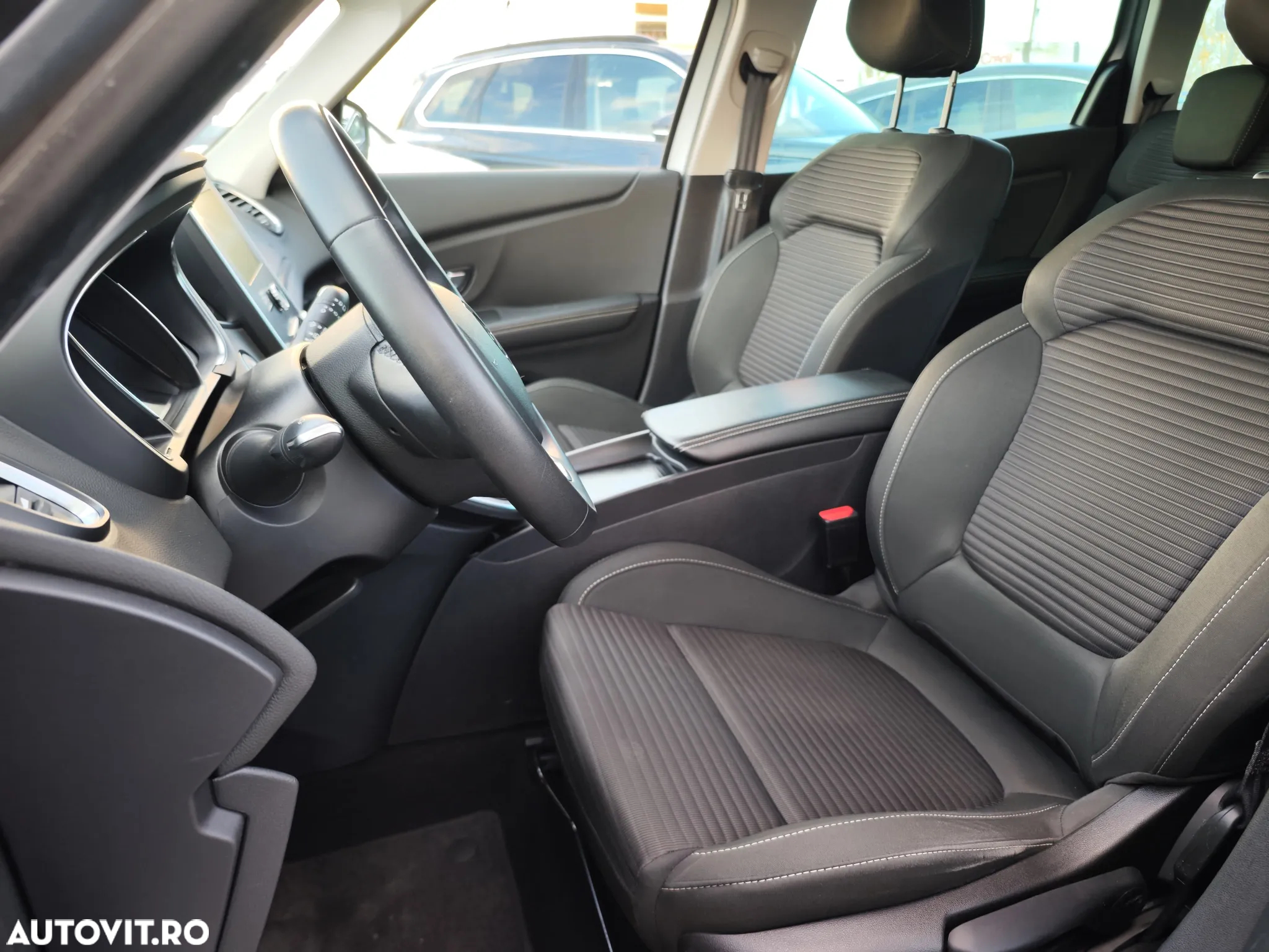 Renault Grand Scenic BLUE dCi 120 EDC BUSINESS EDITION - 11