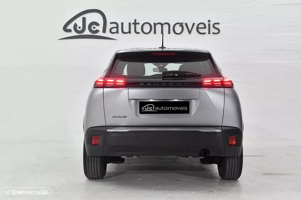 Peugeot 2008 - 8