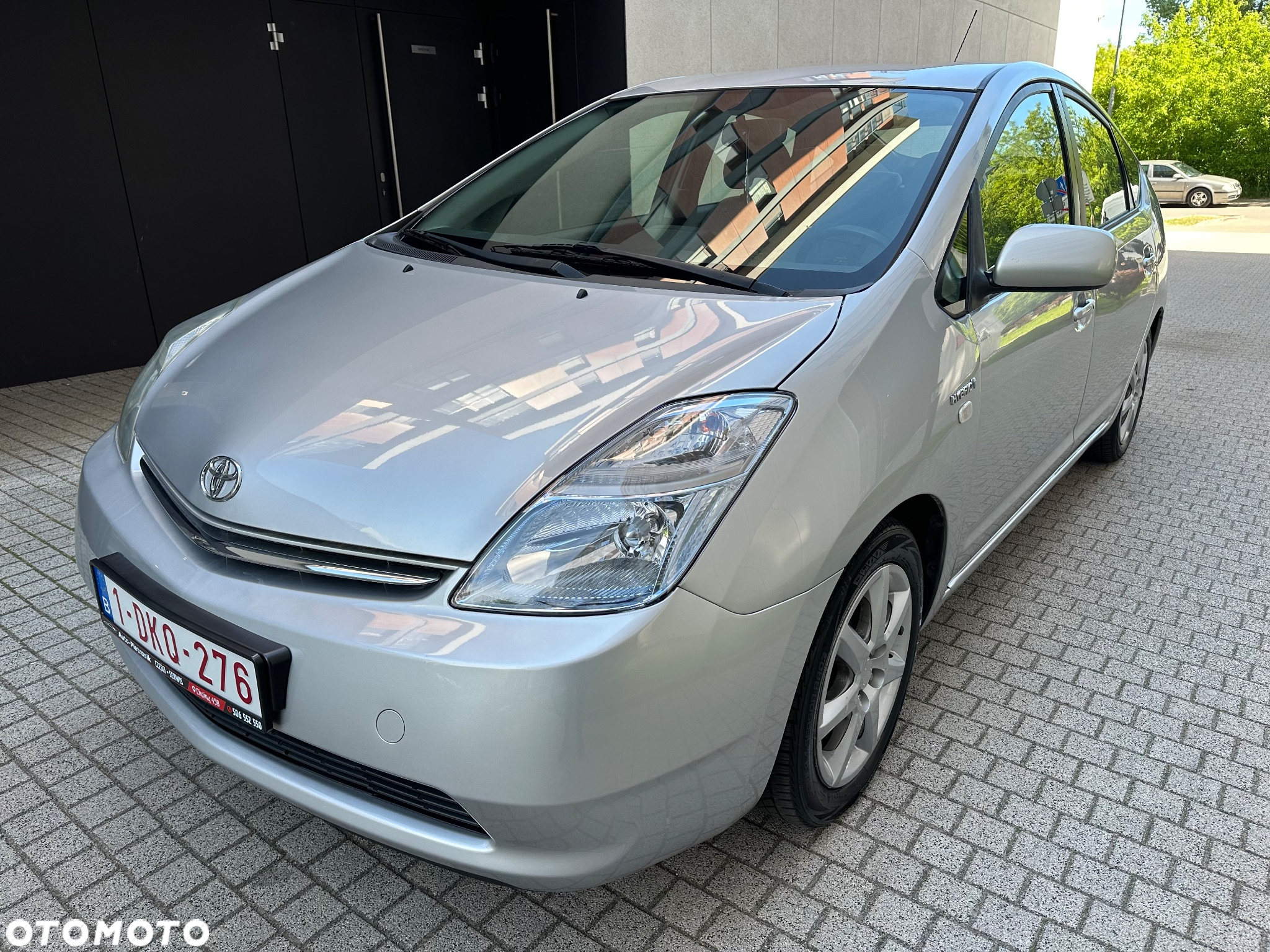 Toyota Prius (Hybrid) - 3