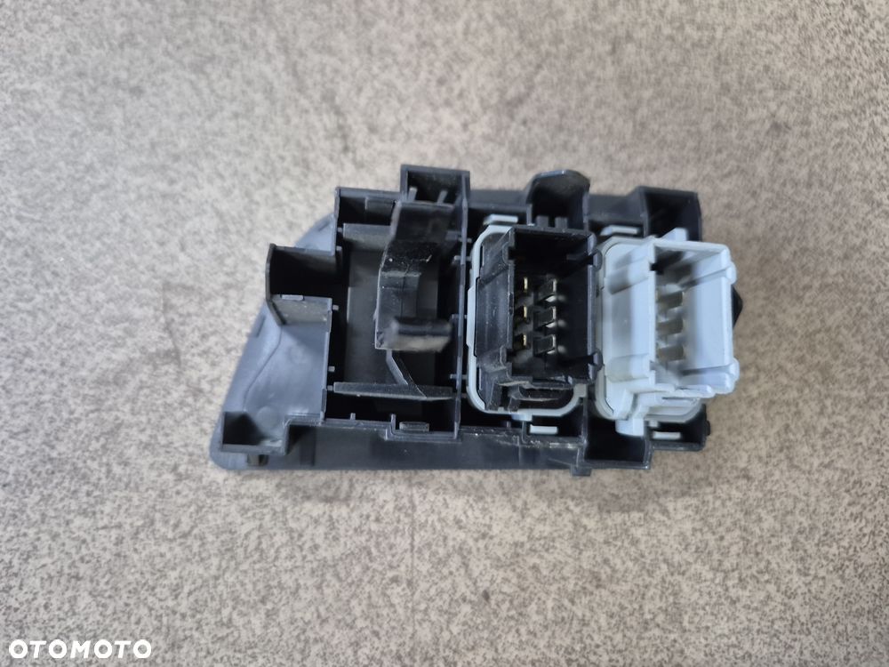 WŁĄCZNIK START STOP RENAULT KANGOO II 07-21r. - 2