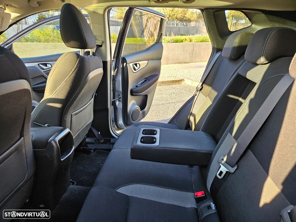 Nissan Qashqai 1.5 dCi N-Connecta Business - 9
