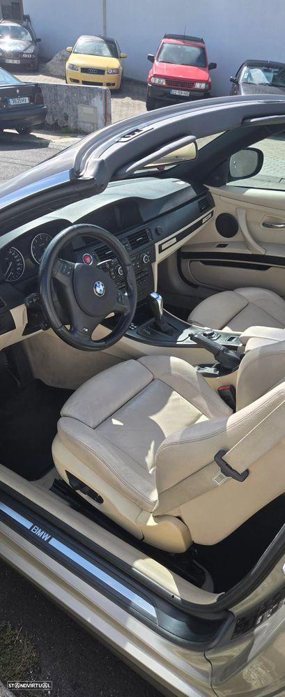 BMW 320 i Cabrio Auto - 11