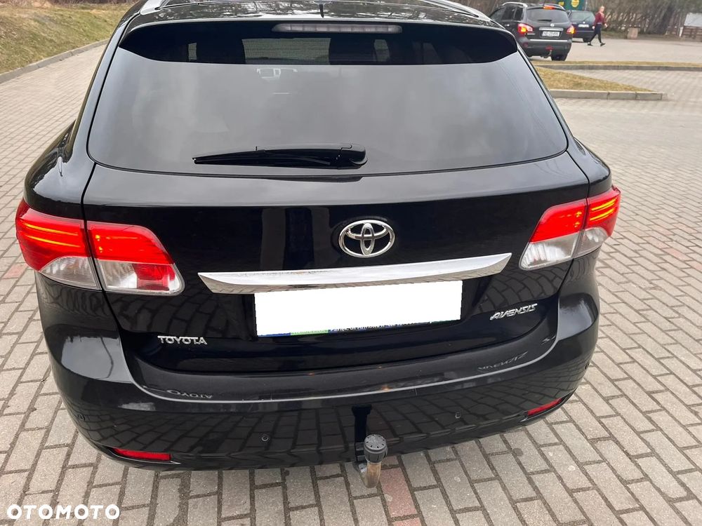 Toyota Avensis 2.0 D-4D Premium - 12