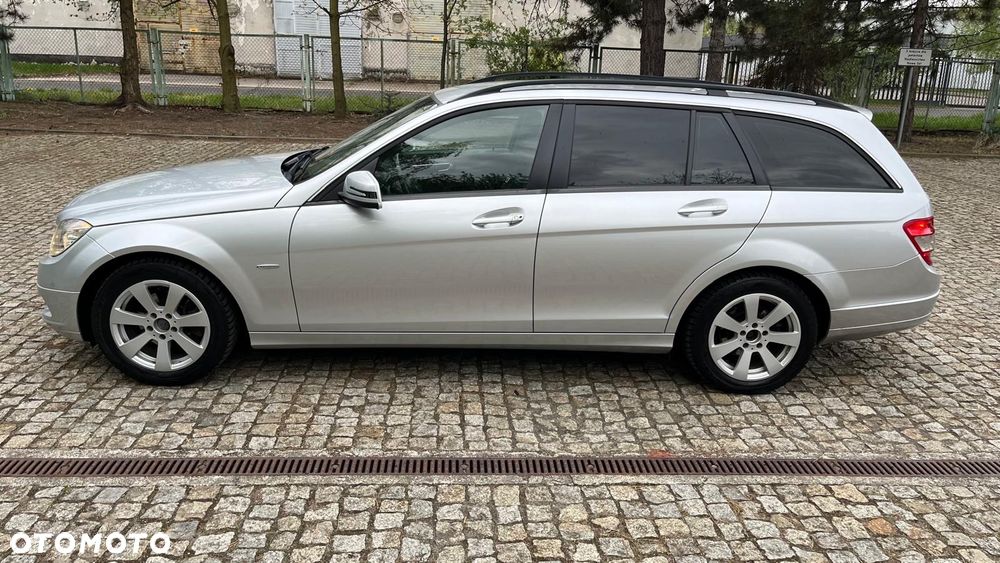 Mercedes-Benz Klasa C 180 T CGI BlueEFFICIENCY - 2