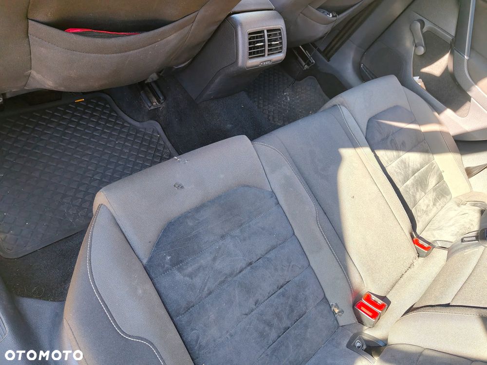 Volkswagen Golf - 17