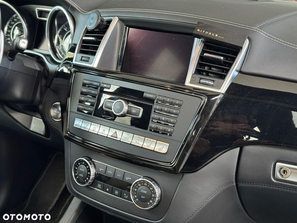Mercedes-Benz ML 63 AMG 4-Matic - 30