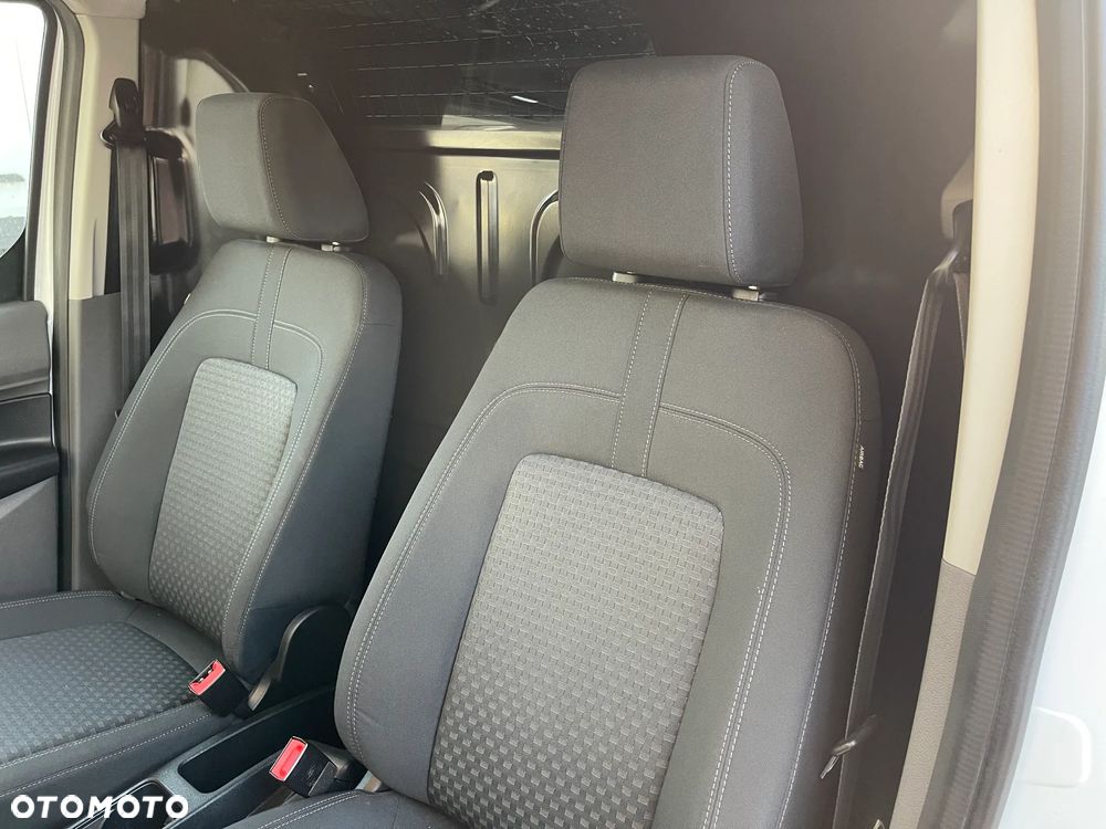 Ford Transit Connect - 25