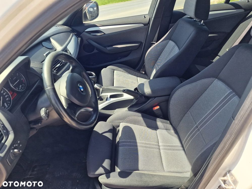 BMW X1 sDrive18d xLine - 17