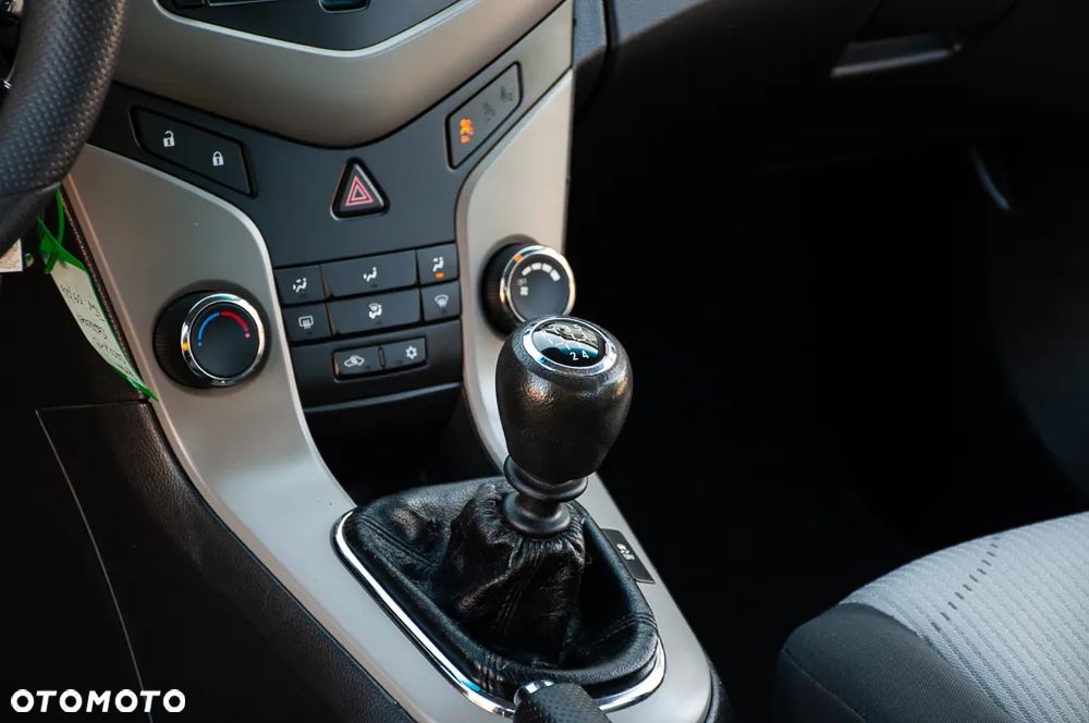 Chevrolet Cruze 1.6 - 35