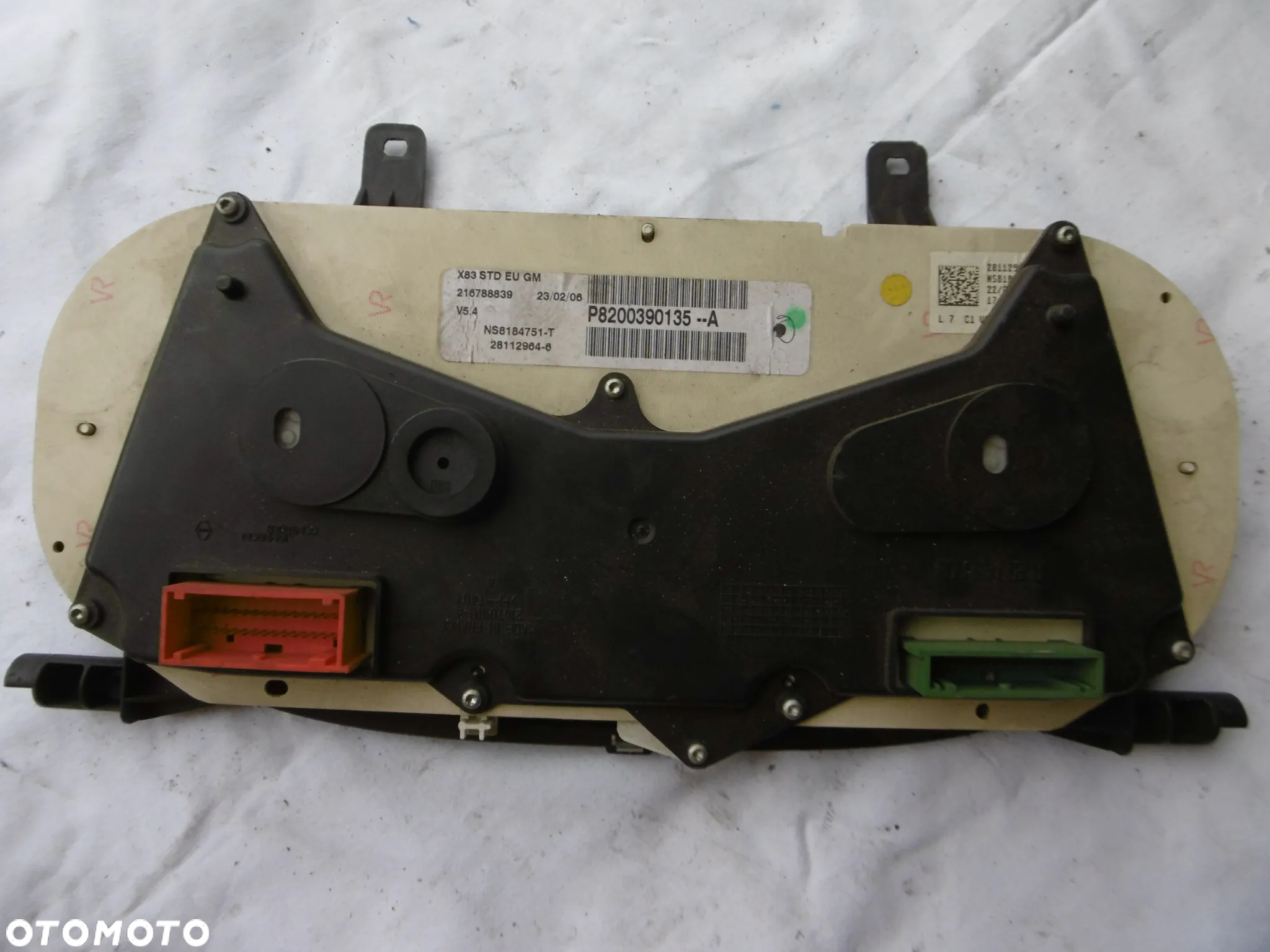 LICZNIK ZEGARY TRAFIC VIVARO 1.9 DCI P8200390135-A - 2